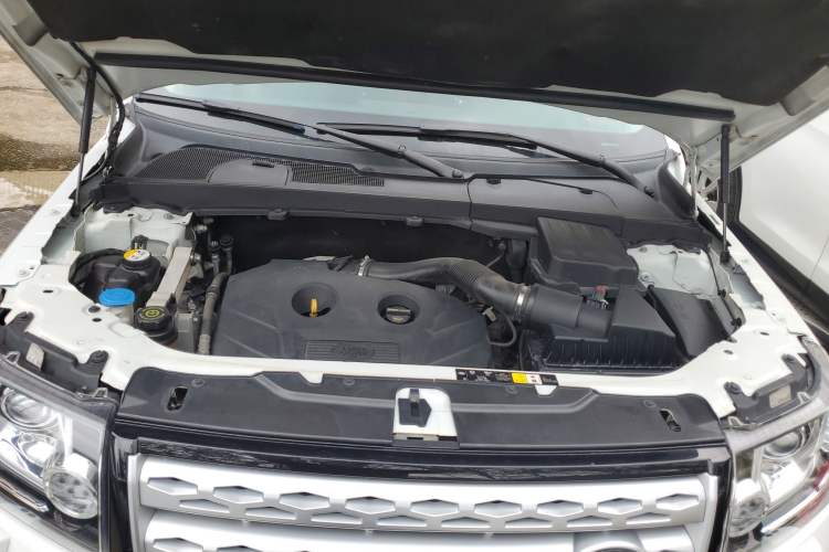 Used Land Rover Freelander 2 2015 2.0T Si4 XS Collection Edition Engine Bay
