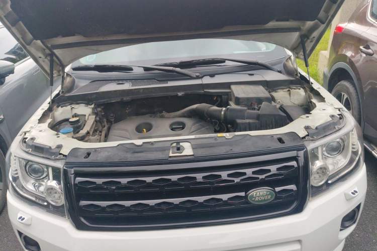 Used Land Rover Freelander 2 2015 2.0T Si4 HSE Luxury Collector's Edition Engine Bay