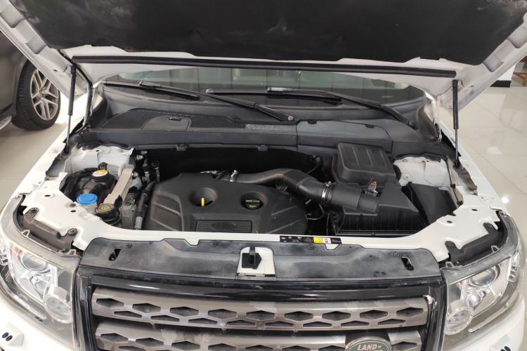 Used Land Rover Freelander 2 2015 2.0T Si4 XS Collection Edition Engine Bay