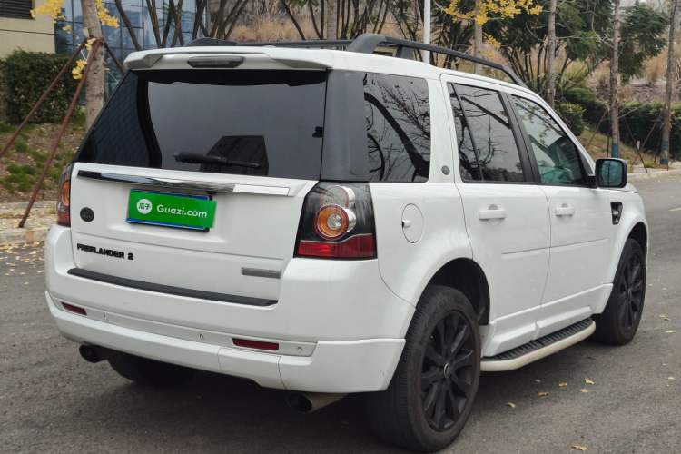 Used Land Rover Freelander 2 2015 2.0T Si4 HSE Luxury Collector's Edition Exterior 4