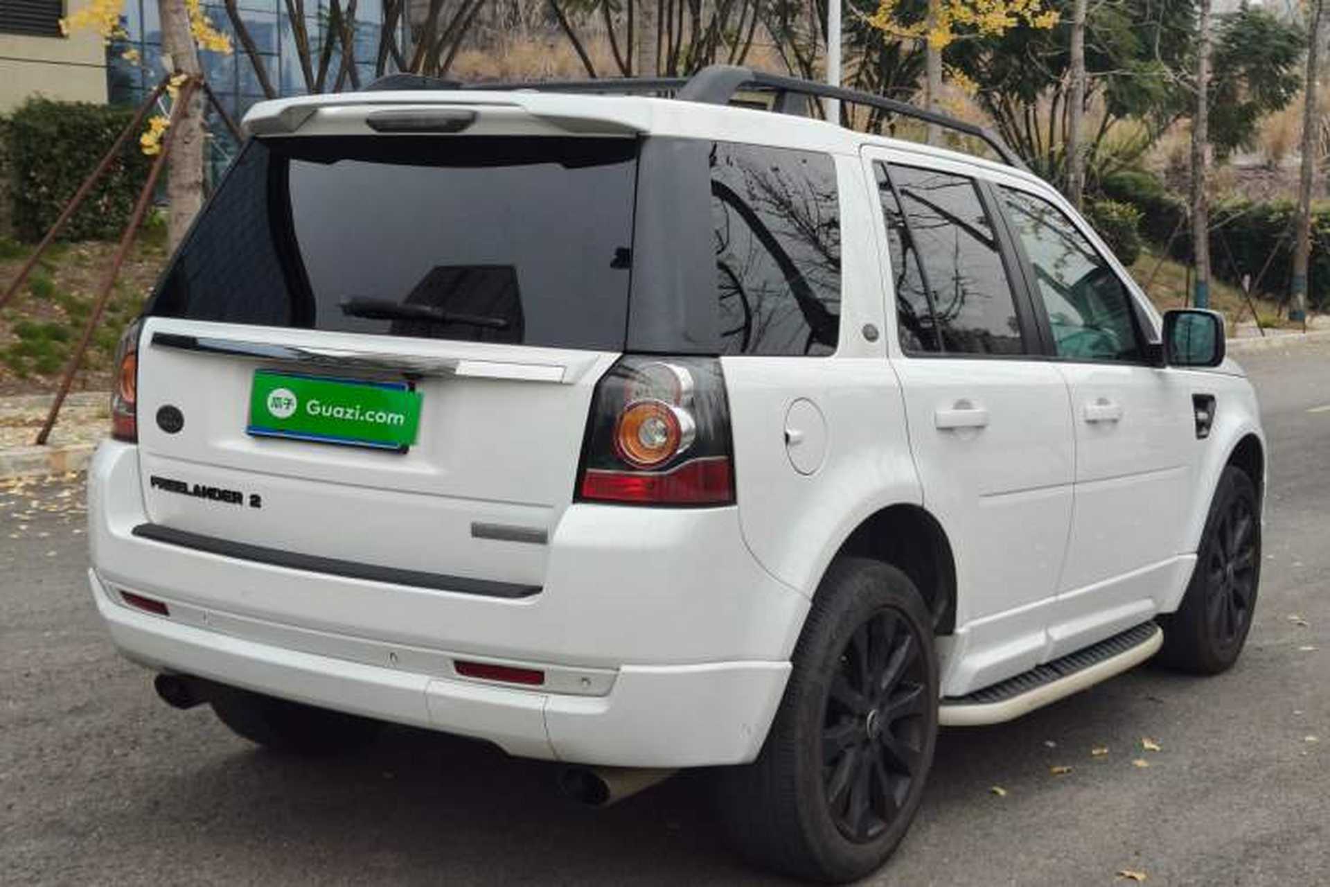 Used Land Rover Freelander 2 2015 2.0T Si4 HSE Luxury Collector's Edition Exterior 4