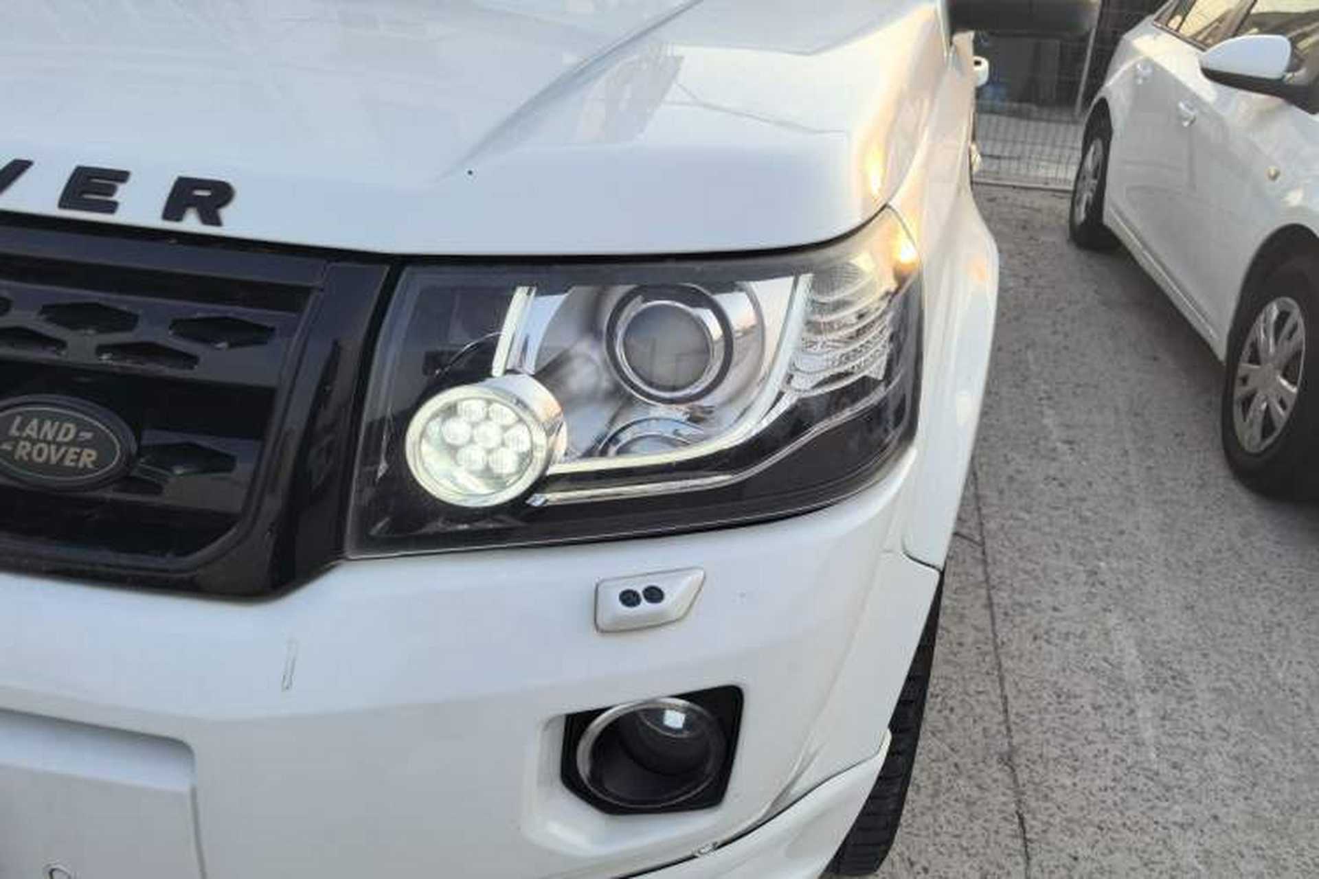 Used Land Rover Freelander 2 2015 2.0T Si4 HSE Luxury Collector's Edition Exterior 6