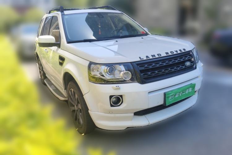 Used Land Rover Freelander 2 2015 2.0T Si4 HSE Luxury Collector's Edition Front Right 45 Deg