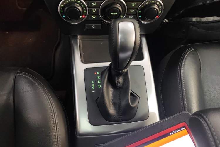 Used Land Rover Freelander 2 2015 2.0T Si4 XS Collection Edition Gear Lever