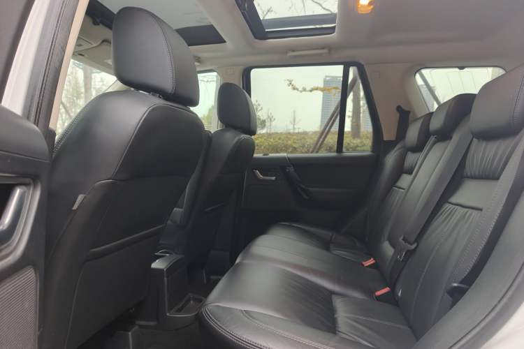 Used Land Rover Freelander 2 2015 2.0T Si4 HSE Luxury Collector's Edition Interior 1