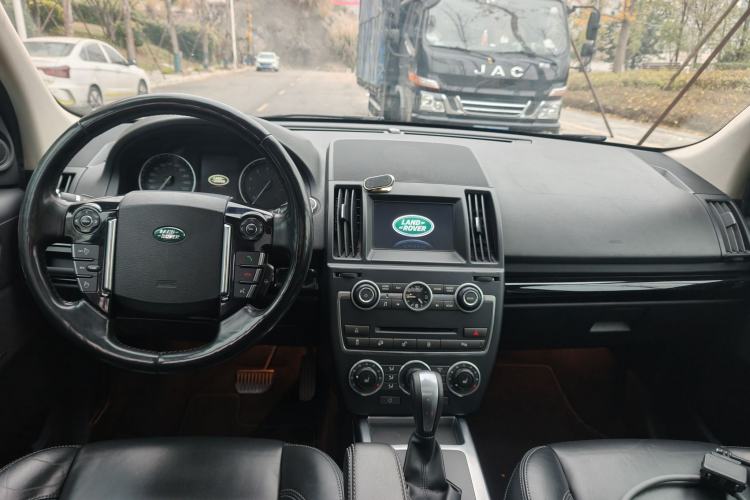 Used Land Rover Freelander 2 2015 2.0T Si4 HSE Luxury Collector's Edition Interior 2