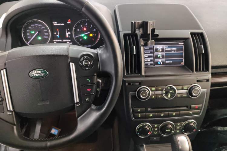 Used Land Rover Freelander 2 2015 2.0T Si4 XS Collection Edition Interior 2