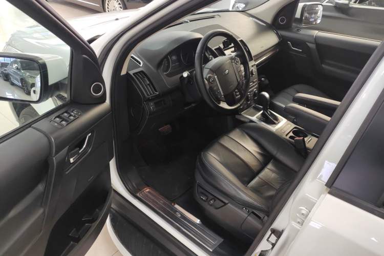 Used Land Rover Freelander 2 2015 2.0T Si4 XS Collection Edition Interior 3