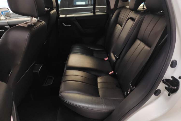 Used Land Rover Freelander 2 2015 2.0T Si4 XS Collection Edition Interior 4