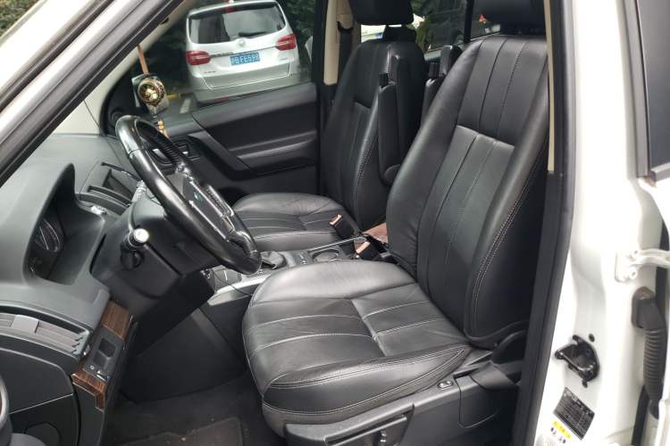 Used Land Rover Freelander 2 2015 2.0T Si4 XS Collection Edition Left Front Seat