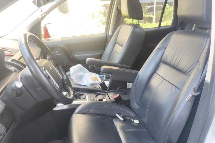 Used Land Rover Freelander 2 2015 2.0T Si4 HSE Luxury Collector's Edition Left Front Seat
