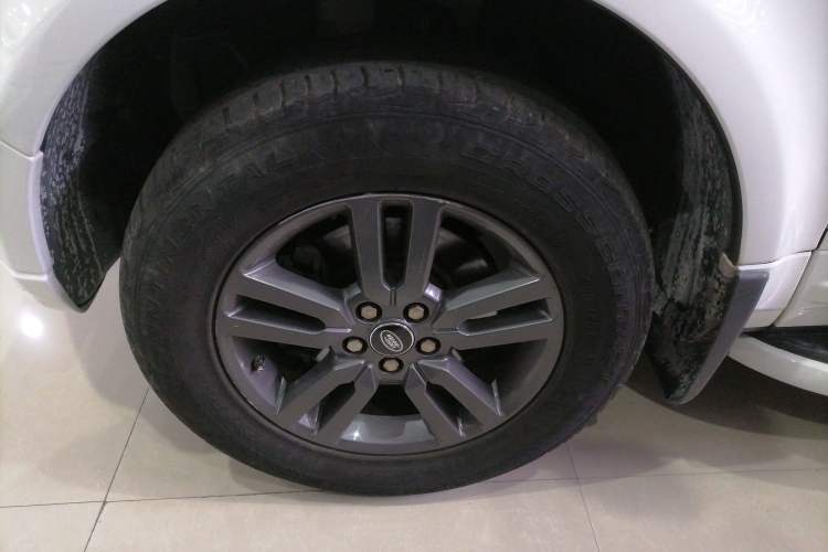 Used Land Rover Freelander 2 2015 2.0T Si4 XS Collection Edition Left Front Wheel Hub
