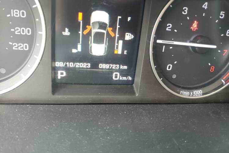 Used Land Rover Freelander 2 2015 2.0T Si4 XS Collection Edition Odometer Close Up