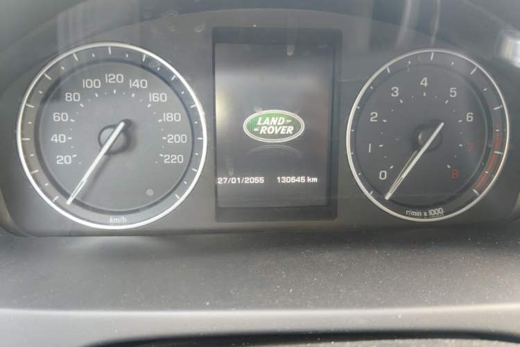 Used Land Rover Freelander 2 2015 2.0T Si4 HSE Luxury Collector's Edition Odometer Close Up