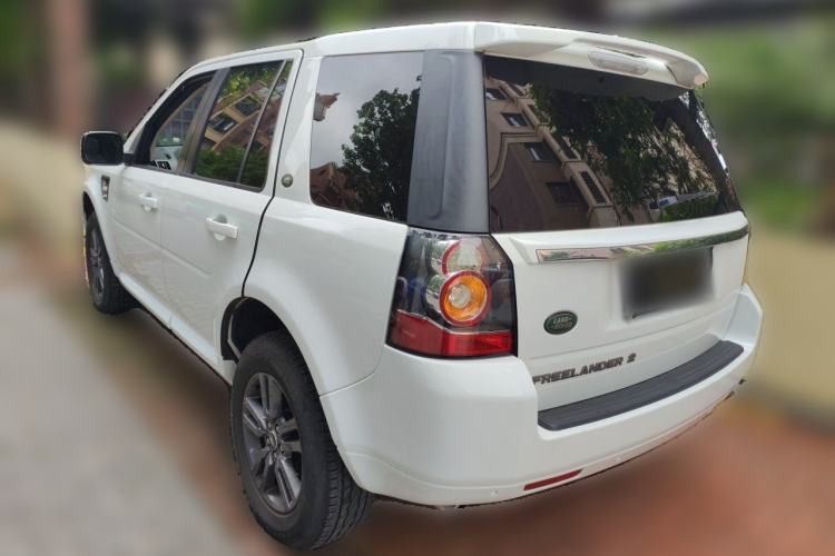 Used Land Rover Freelander 2 2015 2.0T Si4 XS Collection Edition Rear Left 45 Deg