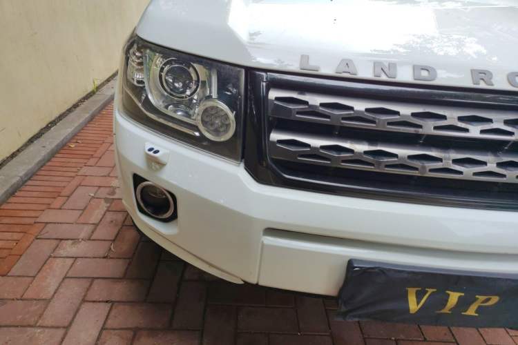Used Land Rover Freelander 2 2015 2.0T Si4 XS Collection Edition Right Front Headlight