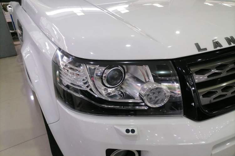 Used Land Rover Freelander 2 2015 2.0T Si4 XS Collection Edition Right Front Headlight