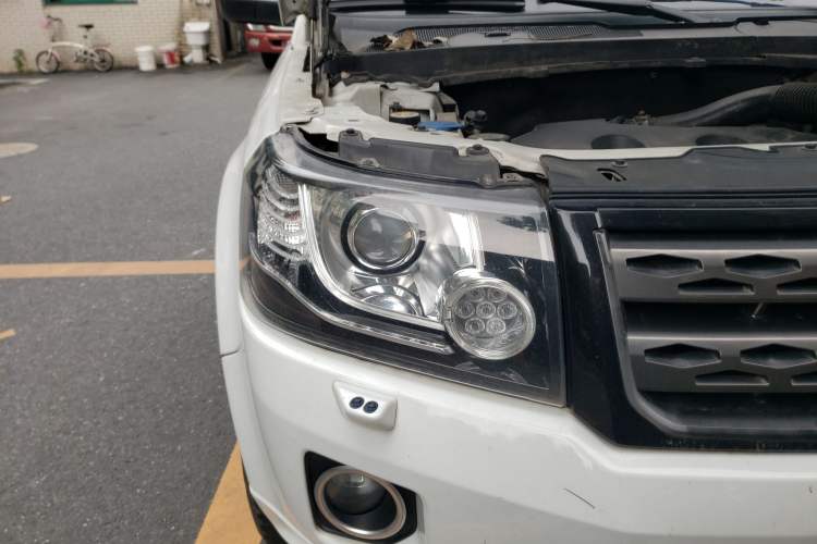 Used Land Rover Freelander 2 2015 2.0T Si4 XS Collection Edition Right Front Headlight