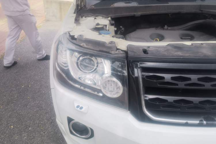 Used Land Rover Freelander 2 2015 2.0T Si4 HSE Luxury Collector's Edition Right Front Headlight