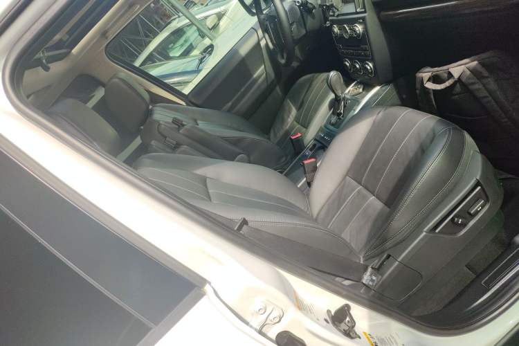 Used Land Rover Freelander 2 2015 2.0T Si4 XS Collection Edition Right Front Seat