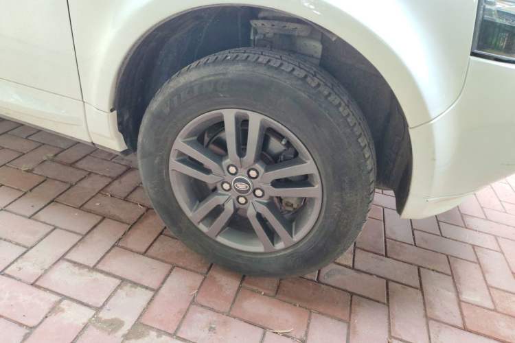 Used Land Rover Freelander 2 2015 2.0T Si4 XS Collection Edition Right Front Wheel Hub