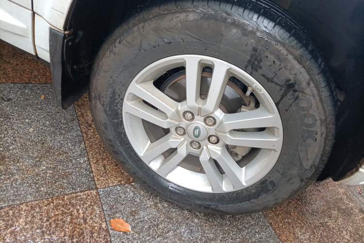 Used Land Rover Freelander 2 2015 2.2T SD4 XS Collector's Edition Right Front Wheel Hub