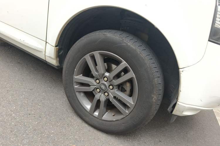 Used Land Rover Freelander 2 2015 2.2T SD4 XS Collector's Edition Right Front Wheel Hub