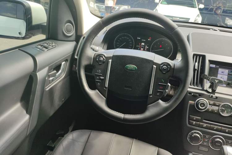 Used Land Rover Freelander 2 2015 2.0T Si4 XS Collection Edition Steering Wheel