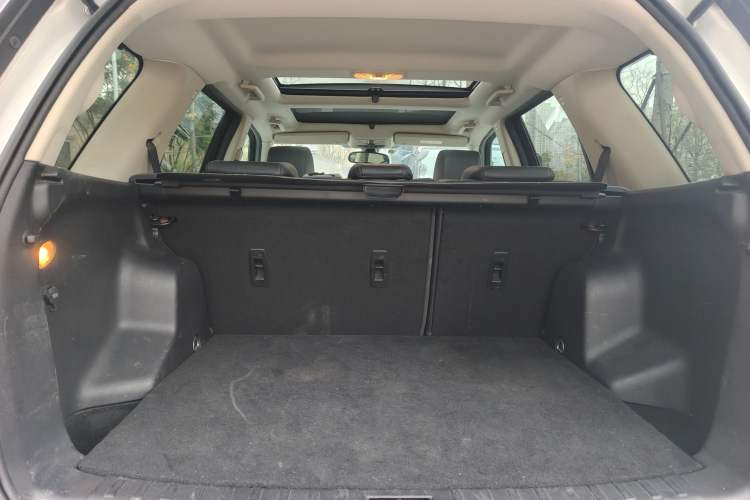 Used Land Rover Freelander 2 2015 2.0T Si4 HSE Luxury Collector's Edition Trunk
