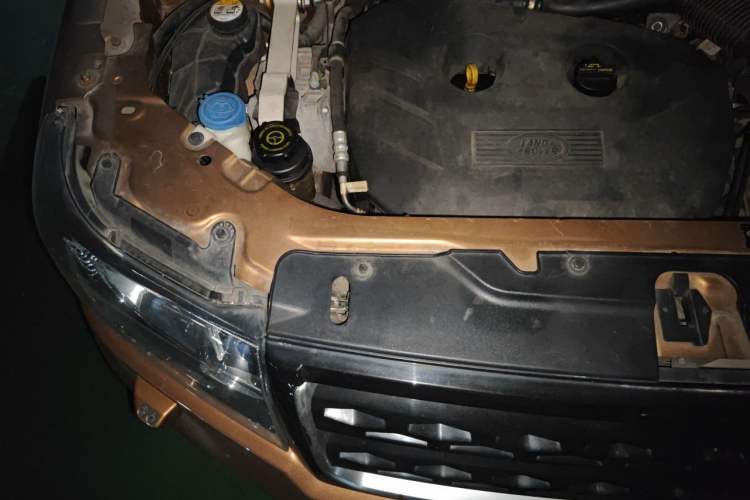 Used Land Rover Freelander 2 2015 2.0T Si4 HSE Luxury Collector's Edition Engine Bay Right