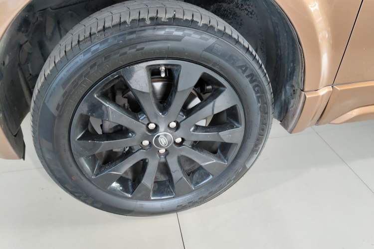 Used Land Rover Freelander 2 2015 2.0T Si4 HSE Luxury Collector's Edition Left Front Wheel Hub