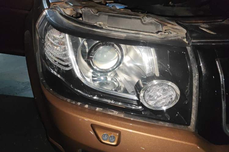 Used Land Rover Freelander 2 2015 2.0T Si4 HSE Luxury Collector's Edition Right Front Headlight