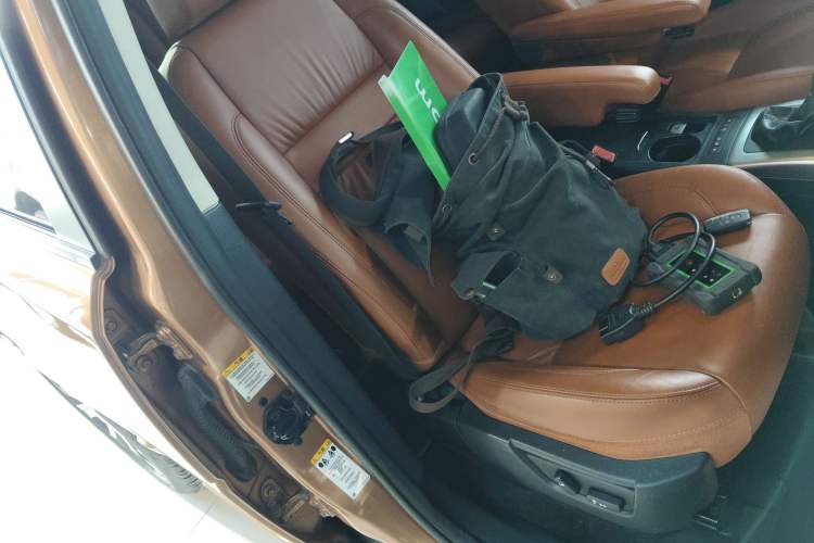 Used Land Rover Freelander 2 2015 2.0T Si4 HSE Luxury Collector's Edition Right Front Seat