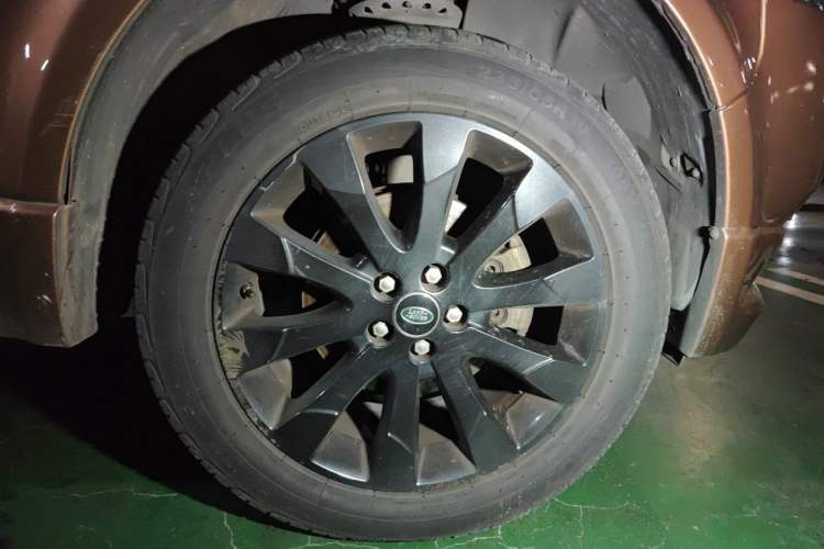 Used Land Rover Freelander 2 2015 2.0T Si4 HSE Luxury Collector's Edition Right Front Wheel Hub