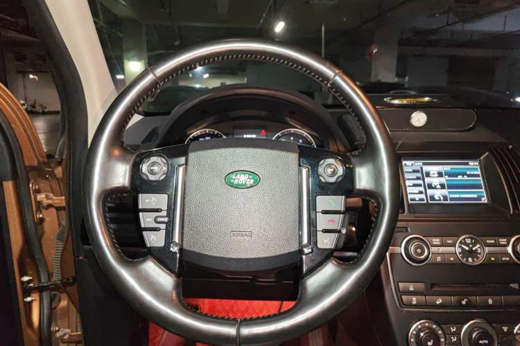 Used Land Rover Freelander 2 2015 2.0T Si4 HSE Luxury Collector's Edition Steering Wheel