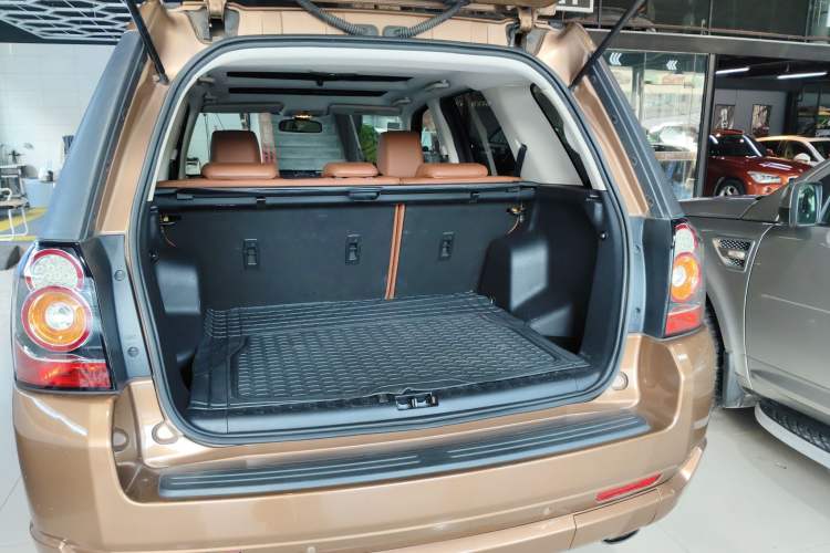 Used Land Rover Freelander 2 2015 2.0T Si4 HSE Luxury Collector's Edition Trunk