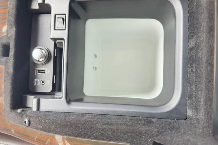 Used Land Rover Range 2015 3.0 SC V6 Vogue Interior 10