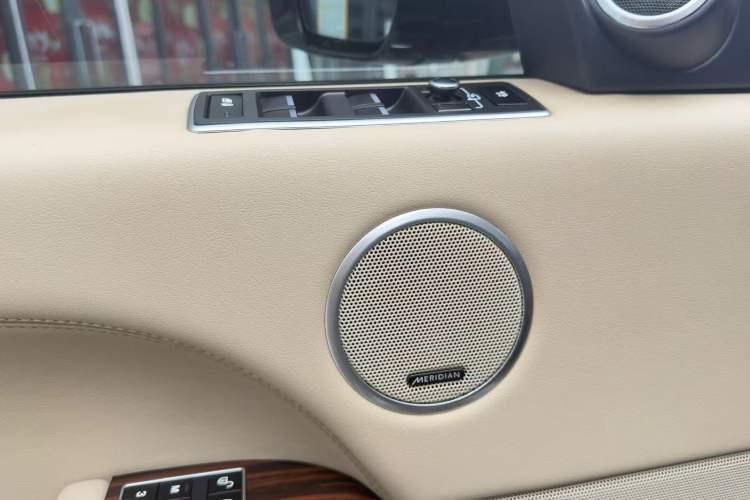 Used Land Rover Range 2015 3.0 SC V6 Vogue Interior 3