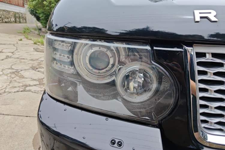 Used Land Rover Range 2005 4.4 Right Front Headlight