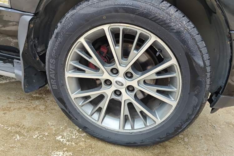 Used Land Rover Range 2005 4.4 Right Front Wheel Hub