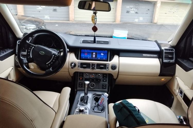 Used Land Rover Range 2007 V8 4.4 Center Console