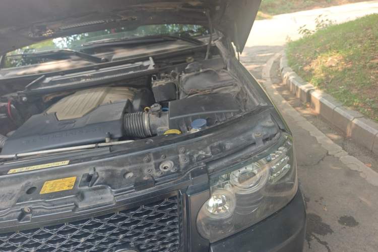 Used Land Rover Range 2007 4.2 SC V8 Engine Bay Left