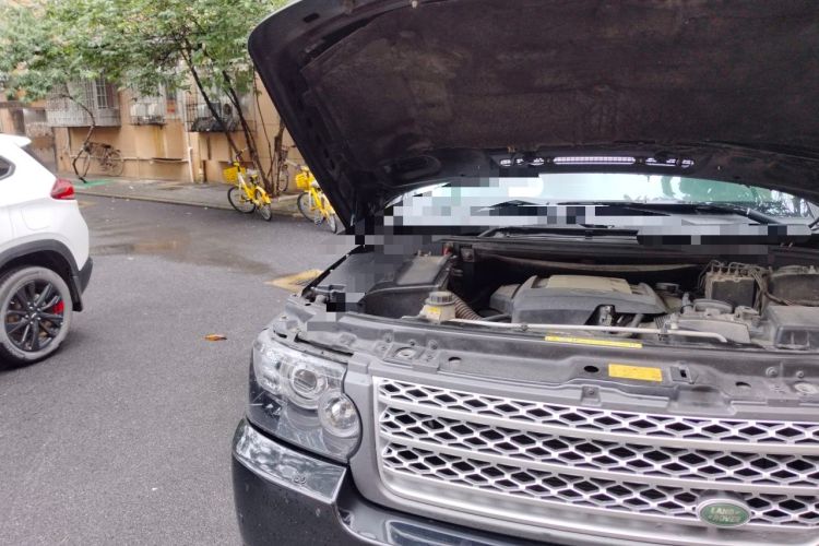 Used Land Rover Range 2007 V8 4.4 Engine Bay Right