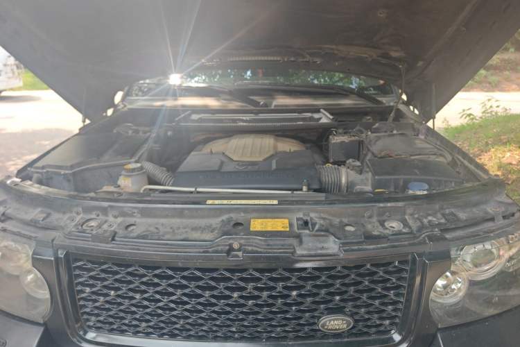 Used Land Rover Range 2007 4.2 SC V8 Engine Bay
