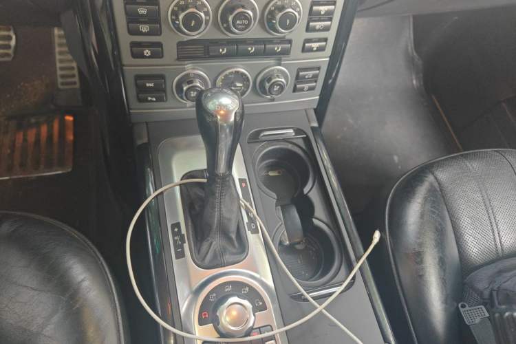 Used Land Rover Range 2007 4.2 SC V8 Gear Lever