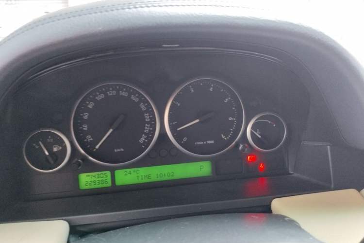 Used Land Rover Range 2007 V8 4.4 Instrument Cluster