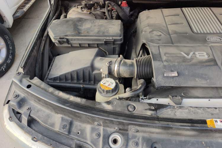 Used Land Rover Range 2010 5.0 SC V8 HSE Engine Bay Right