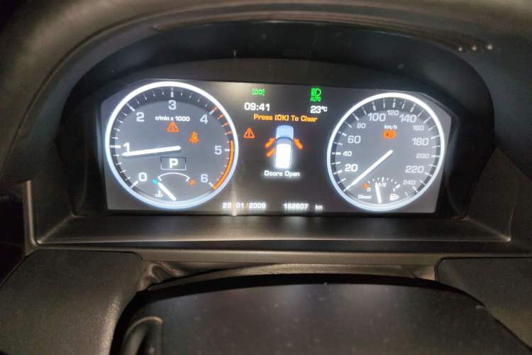 Used Land Rover Range 2010 3.6 TDV8 HSE Instrument Cluster