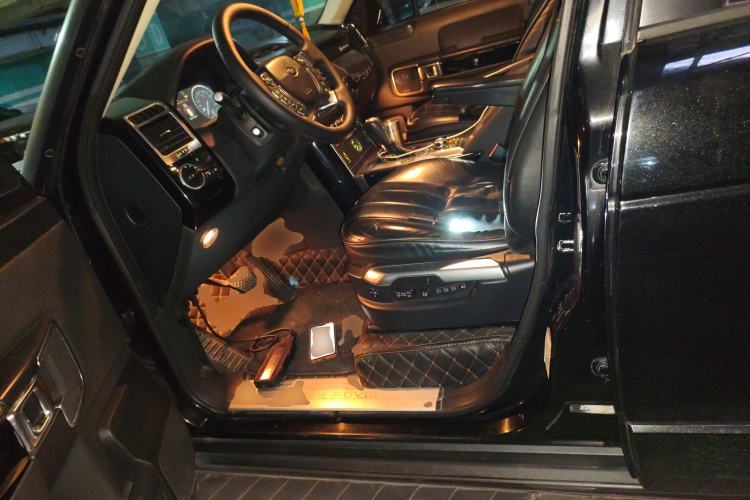 Used Land Rover Range 2010 3.6 TDV8 HSE Left Front Seat