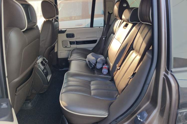 Used Land Rover Range 2010 5.0 SC V8 HSE Left Rear Seat